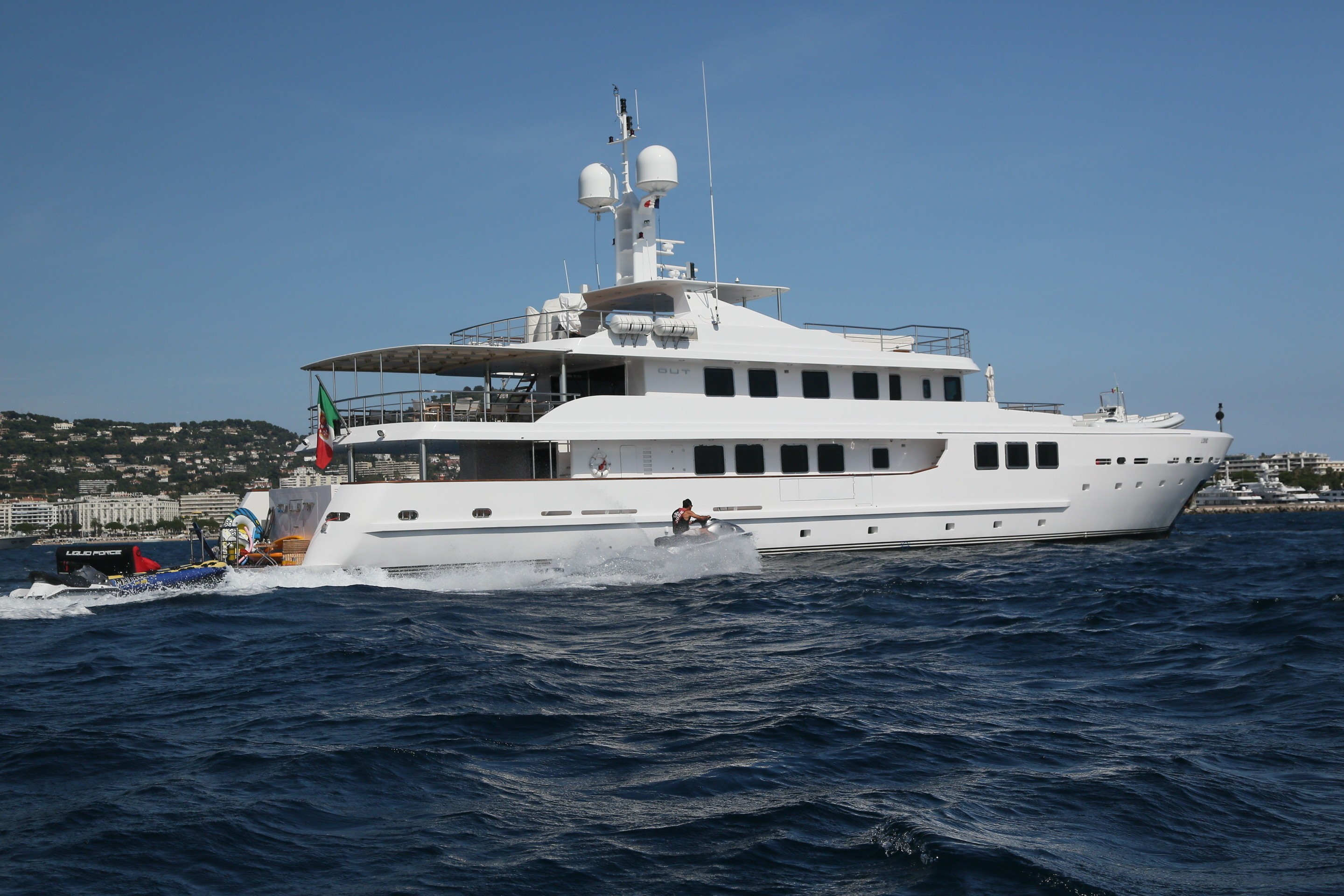 R23 Yacht Charter Details, AMTEC | CHARTERWORLD Luxury Superyachts